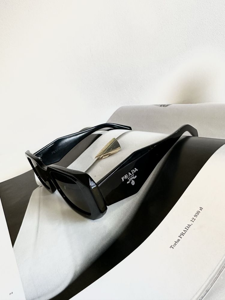 Modne i popularne damskie okulary przeciwsłoneczne  w stylu Prada