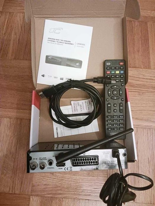 telewizor SHARP AQUOS LC-32GD8EA i dekoder DVB-T2 LTC LXHD203