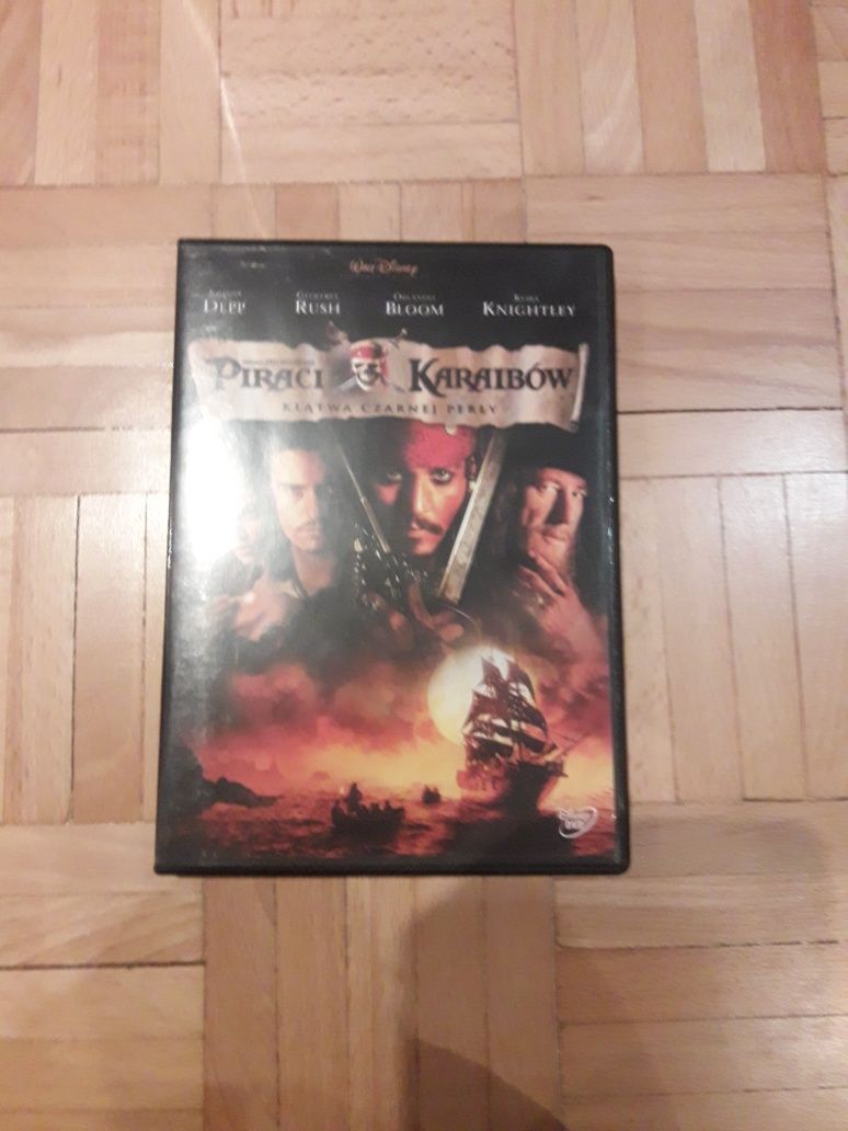 film "Piraci z Karaibów. Klątwa Czarnej Perły" na DVD