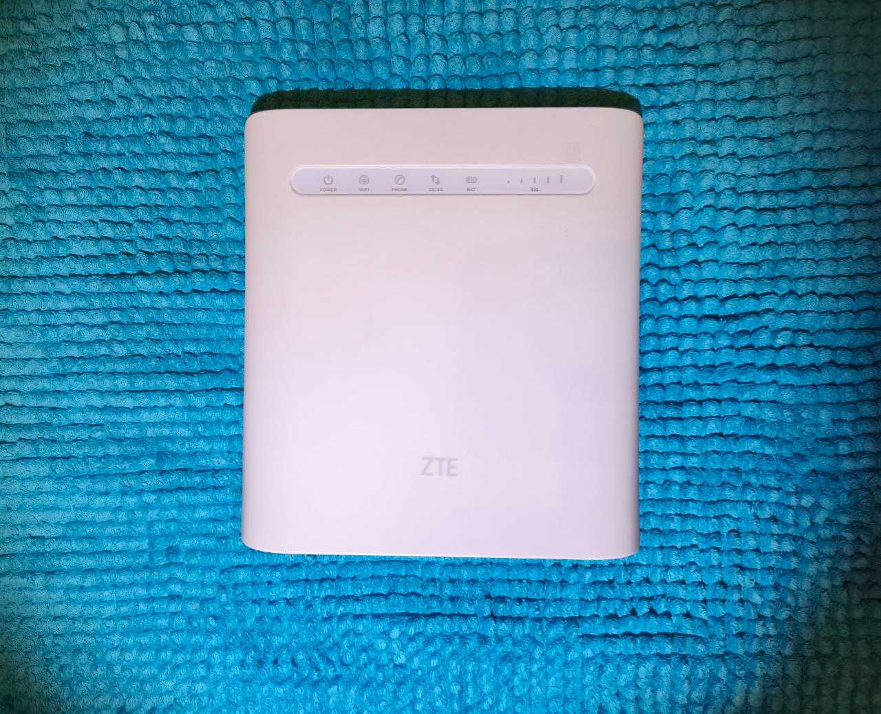 Продаётся роутер 4g Huawei b715s