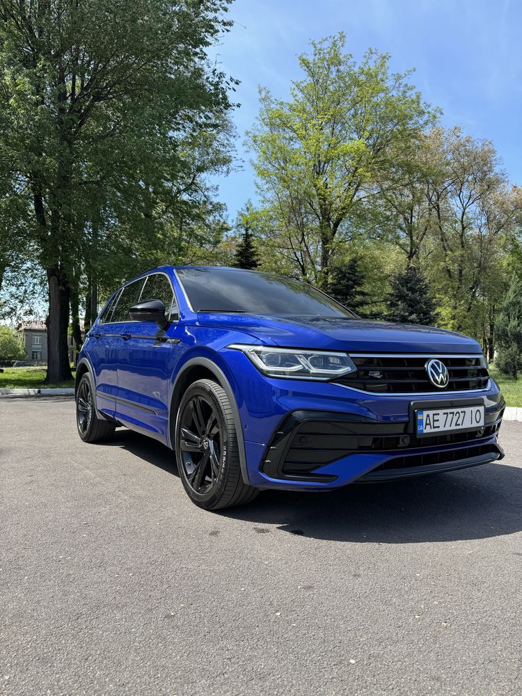 Продам автомобиль Vollkswagen Tiguan 2021 года