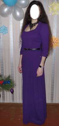 Сукня фіолетового кольору з карманами в пол