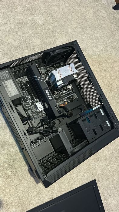 PC GAMER: Nvidia GTX 1060 - Intel i7 7700k- 16gb RAM