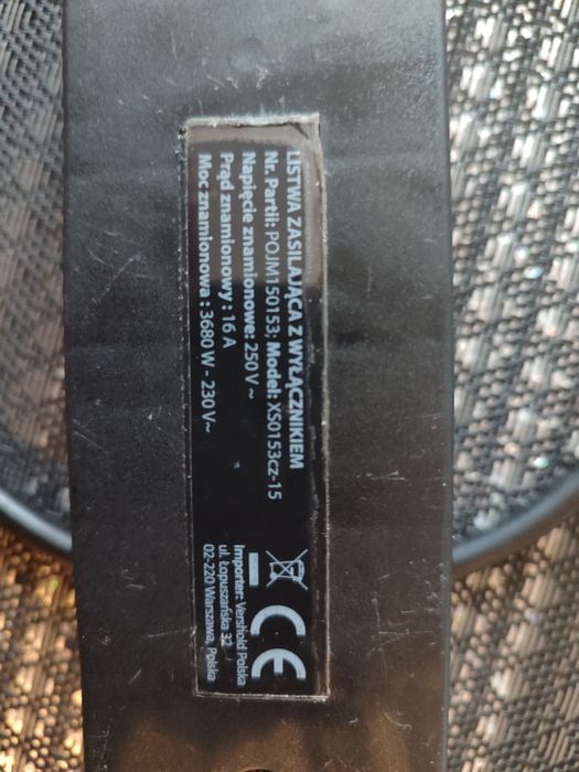 Listwa zasilająca z wylacznikiem .