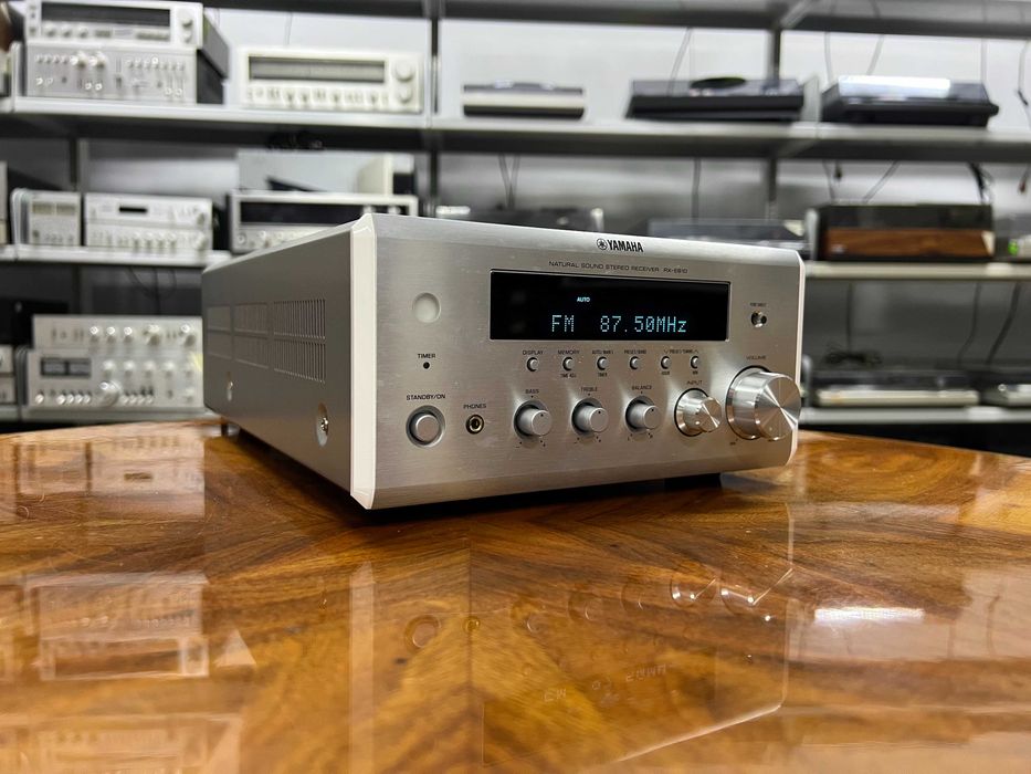 Amplituner Yamaha PianoCraft RX-E810 wieża, Audio Room