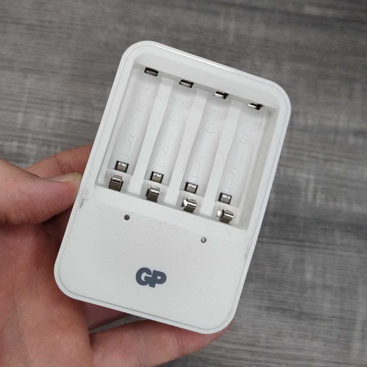 Зарядний пристрій - GP PowerBank PB420