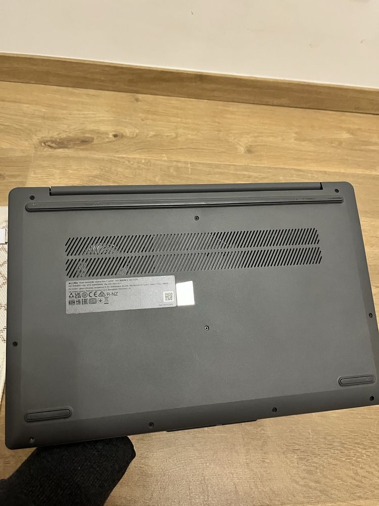 Laptop Lenovo stan bdb