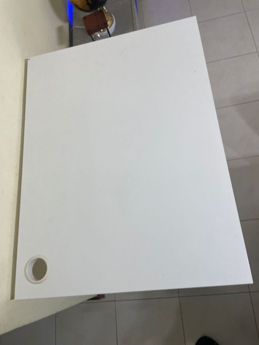 Mesa secretária Branca