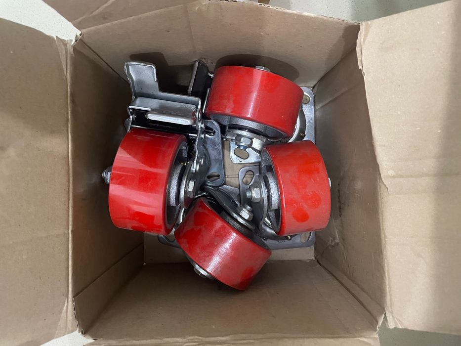 Колеса стальні. На підшипниках.