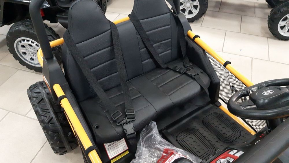 Двухместный детский электромобиль