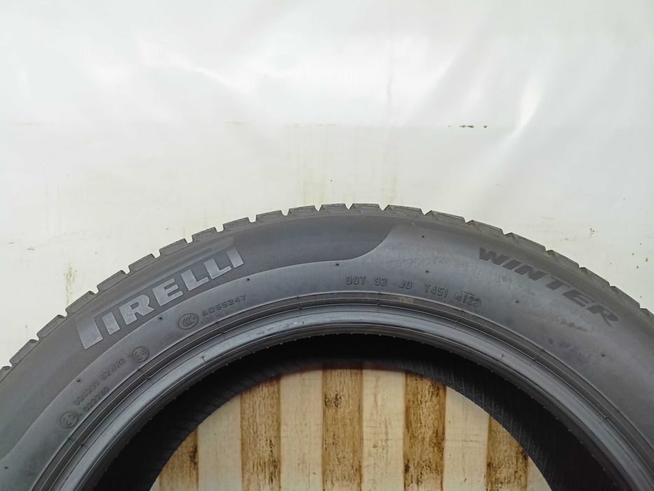 Pirelli SottoZero 3 215/55/17 2023r. 94H 7,4mm (2717)
