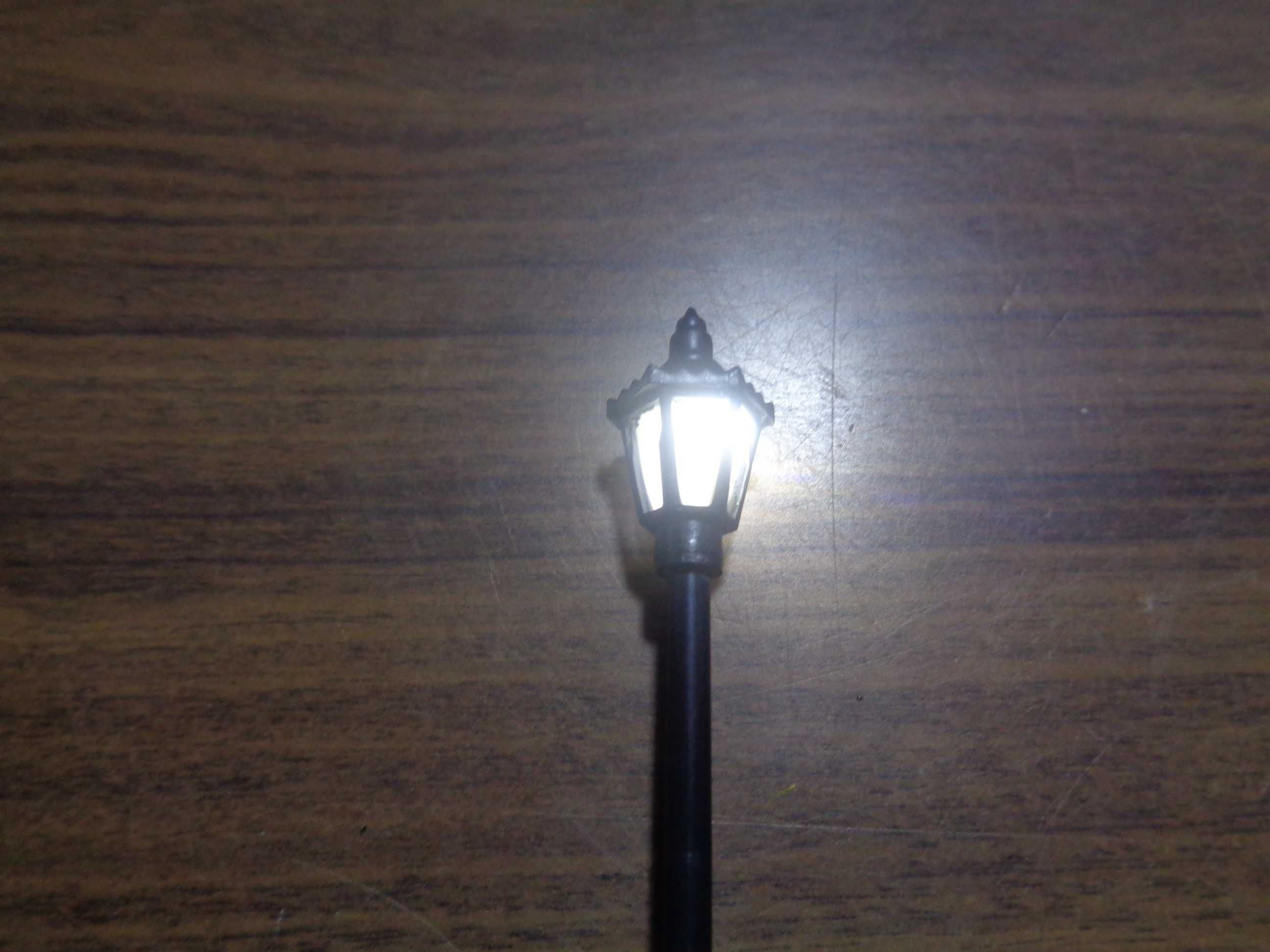 1:87 Candeiros de rua LED branco ver fotos - Pista comboio