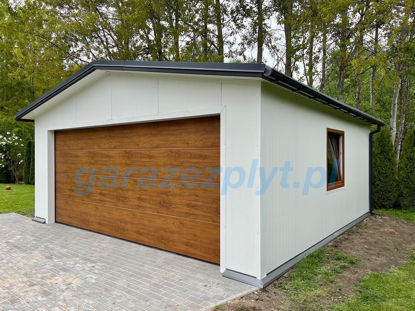 Garaż z płyt warstwowych do 35 m² – Dach dwuspadowy Montaż w cenie!