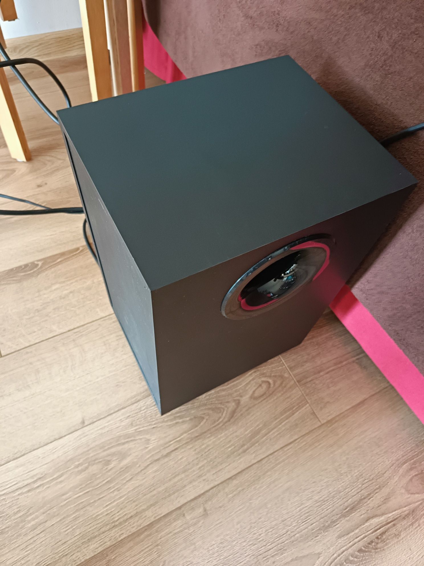 Głośniki Logitech g560