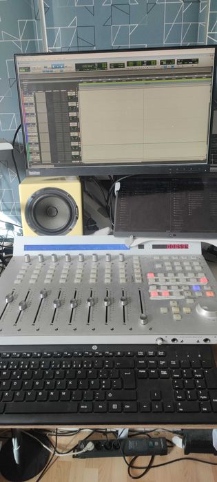 icon Qcon Pro classic