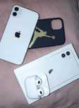 iPhone 11 AirPods 3