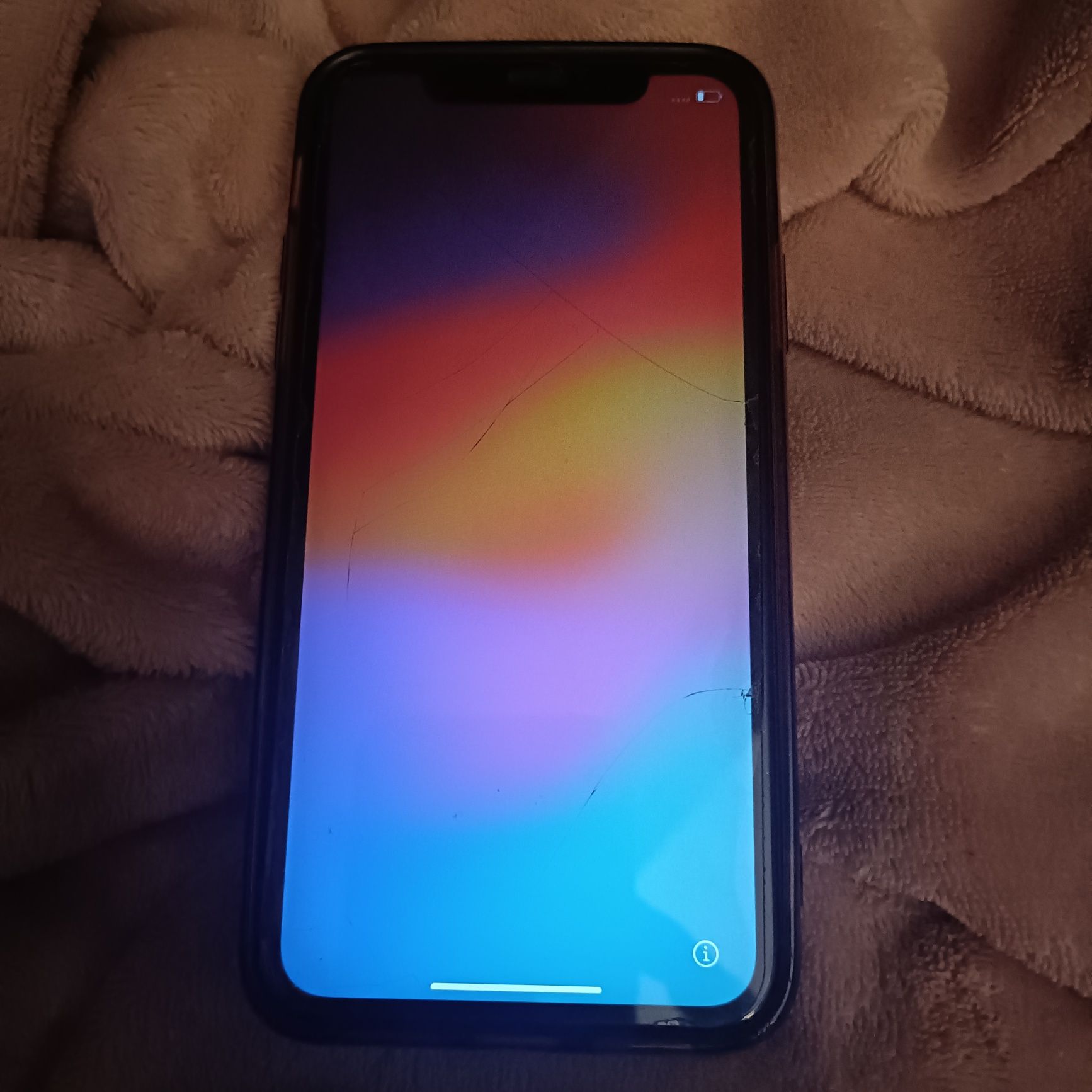 iPhone XR czerwony