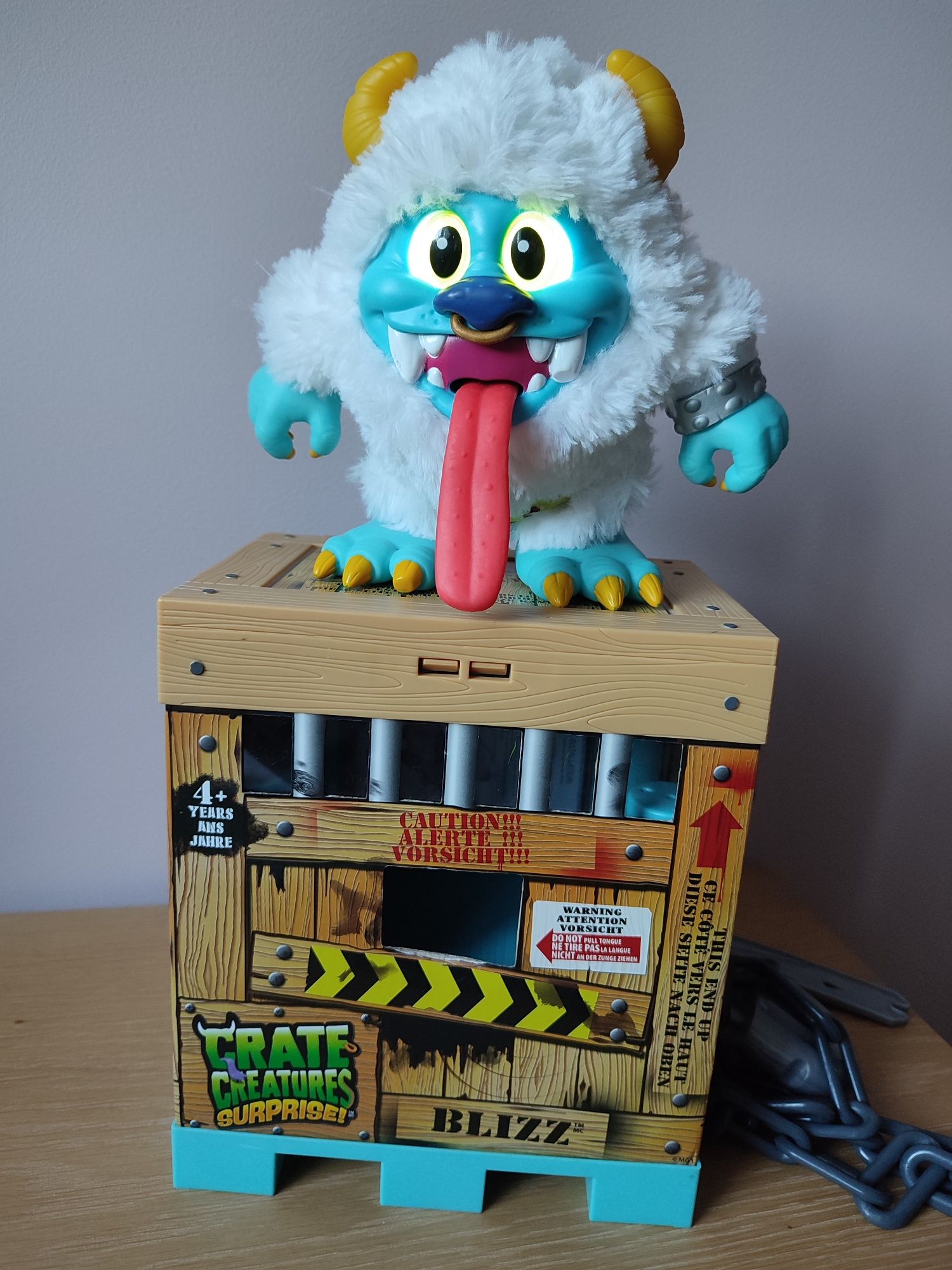 Crate Creatures Surprise Stworek Blizz