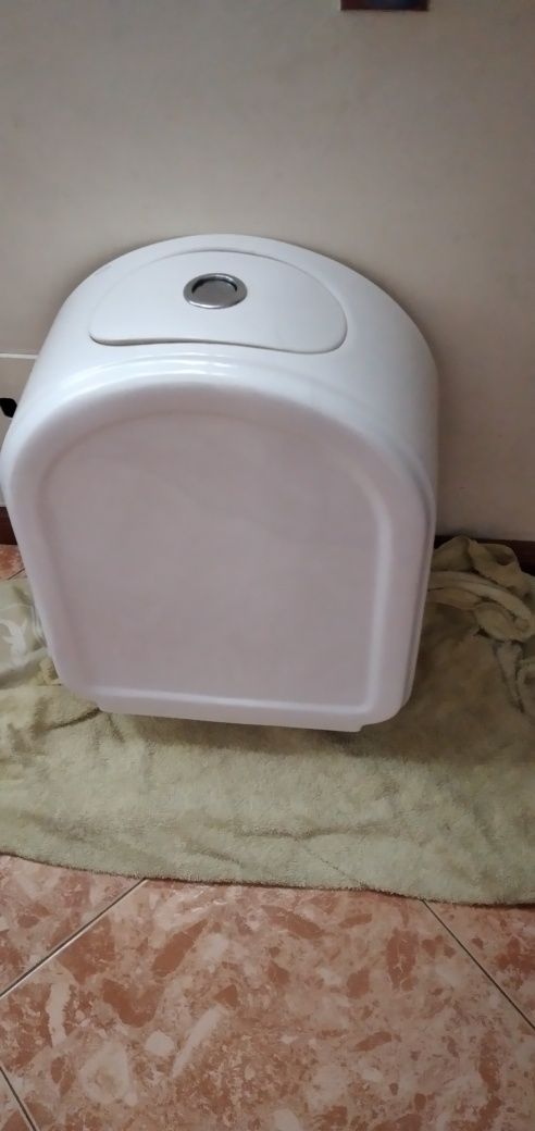 Louças indusa tenho wc tanque e bidé bom estado vai com torneira Porto