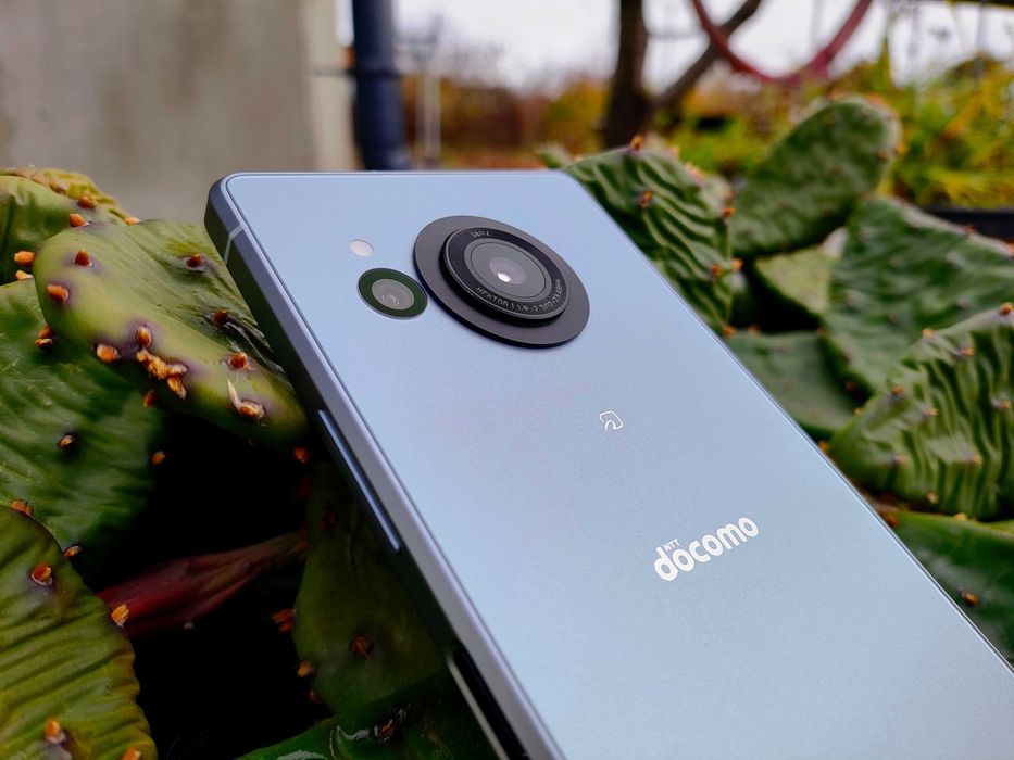 Протиударний смартфон Sharp R8(2sim,256gb,IP68,6.4" 240гц,4570ma,NFC)