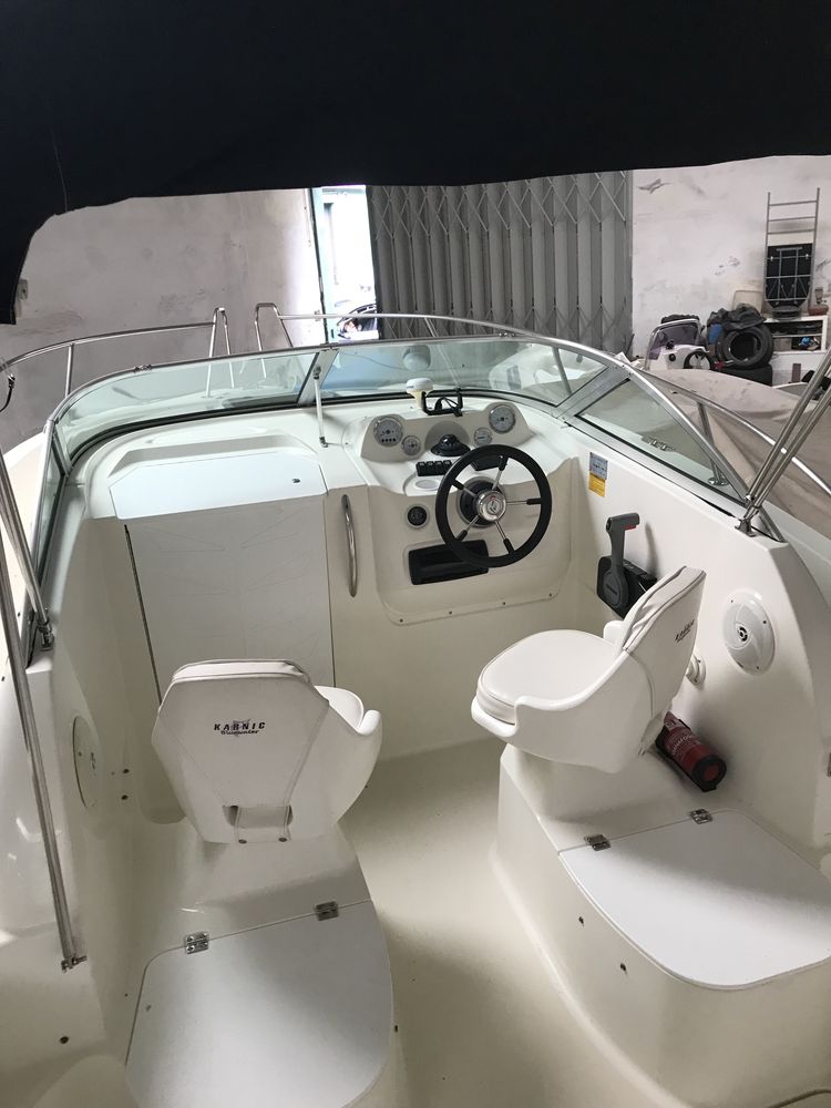 Vendo barco karnic semi-cabinado
