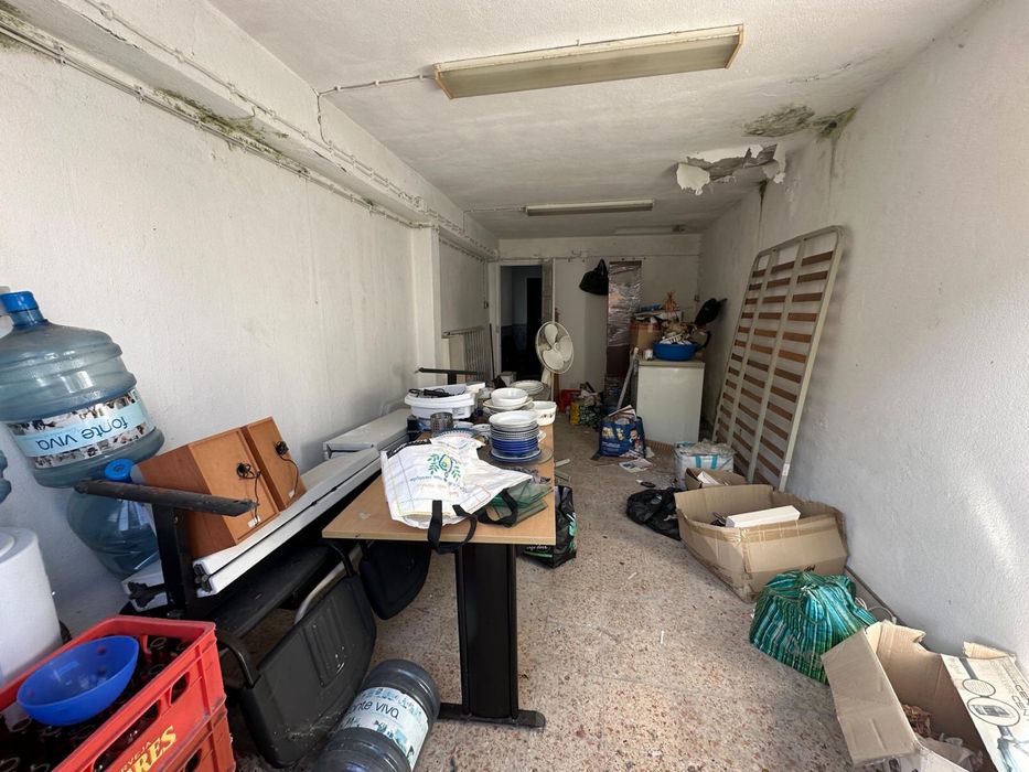 Recolha / limpeza de lojas, armazéns, garagens, casas, etc