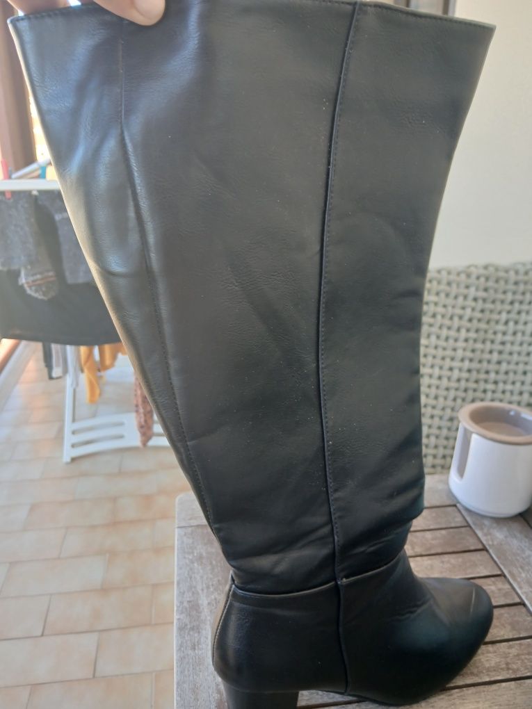 Botas cano alto pretas usadas 2 vezes