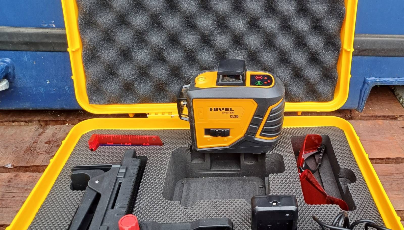 Laser krzyżowy Nivel System CL3D + akcesoria + walizka