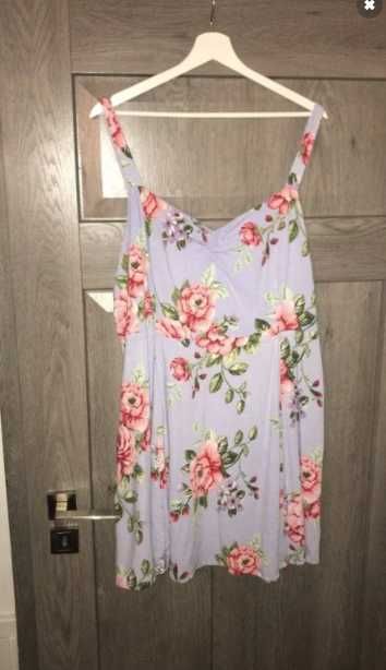 sukienka asos w kwiaty plus size
