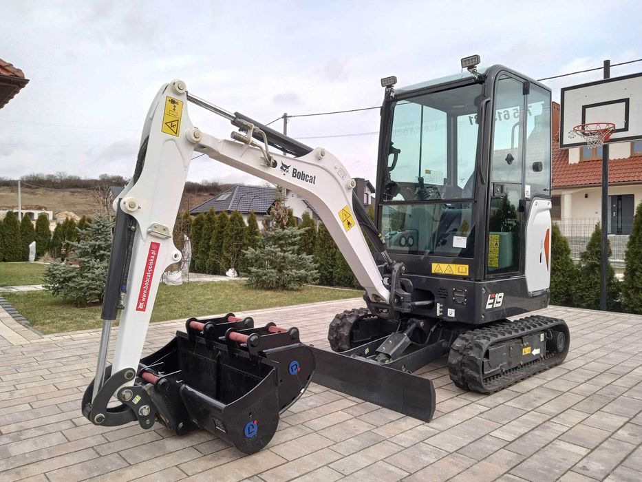 Wynajem Wypożyczalnia Laweta Przyczepa Zagęszczarka Koparka Ładowarka