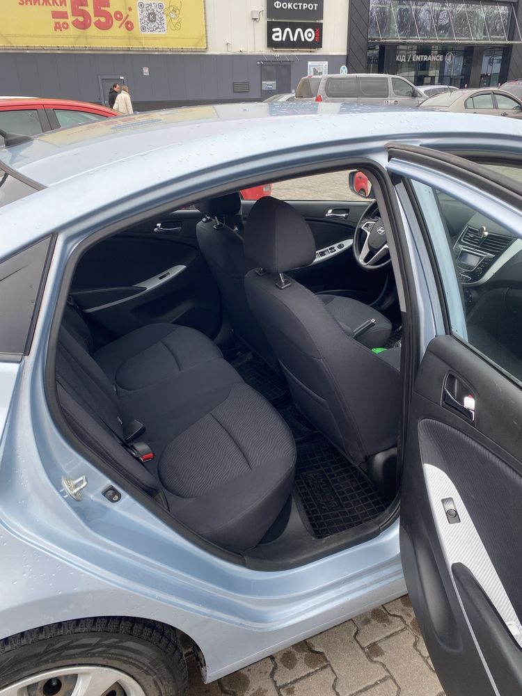 Hyundai accent 2011