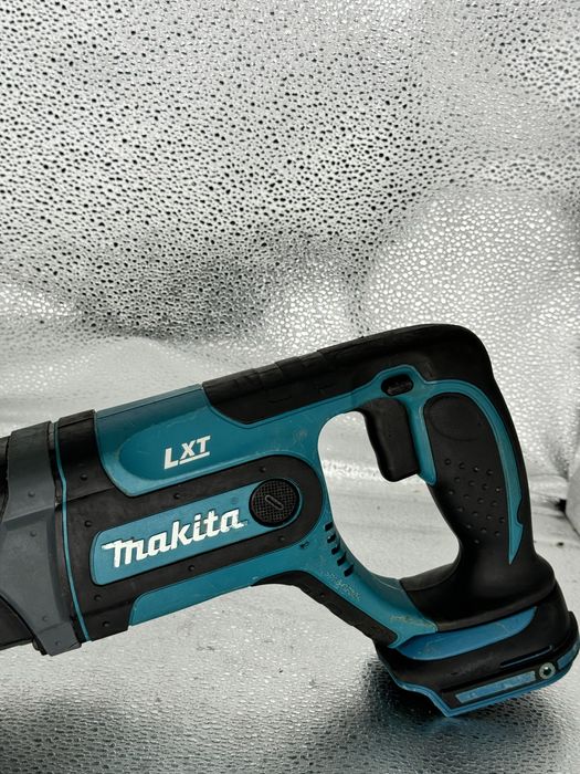 Акумуляторний перфоратор Makita DHR 241