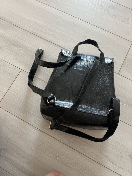 Рюкзак чорний ( крокодил принт)