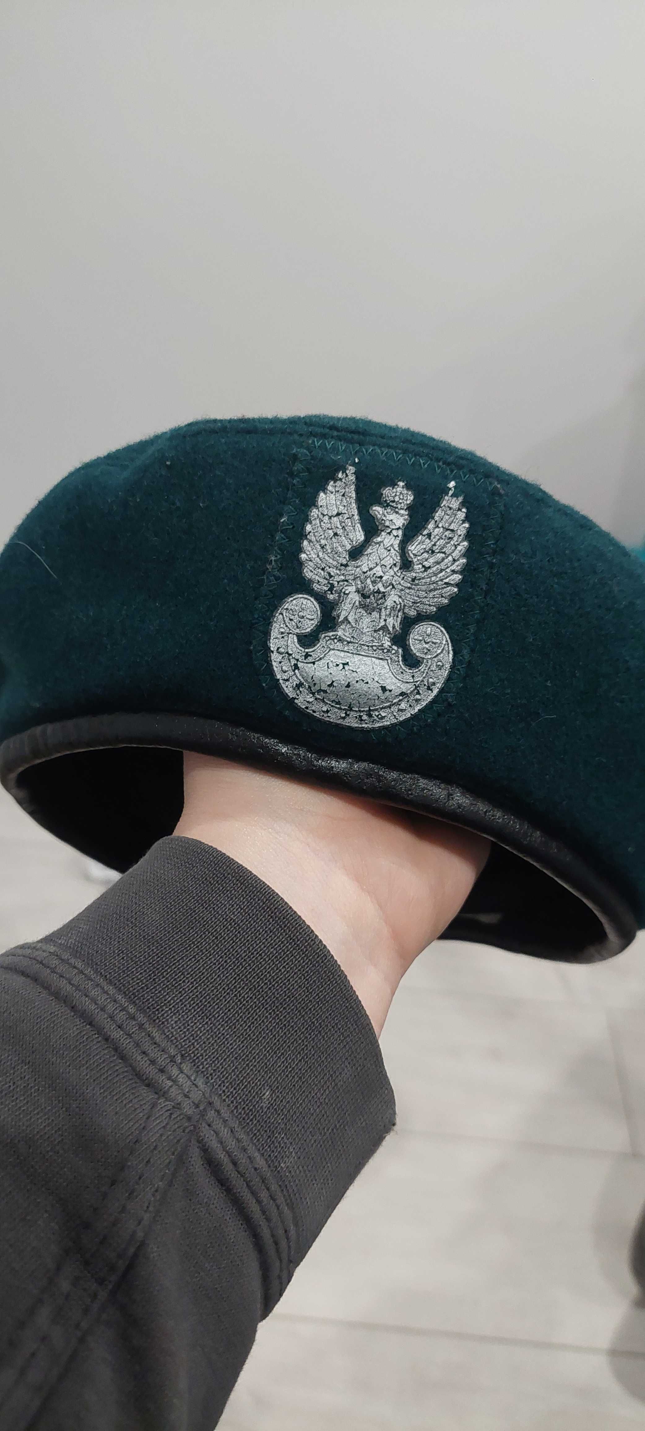 Czapka wojskowa z nadrukiem orła białego
