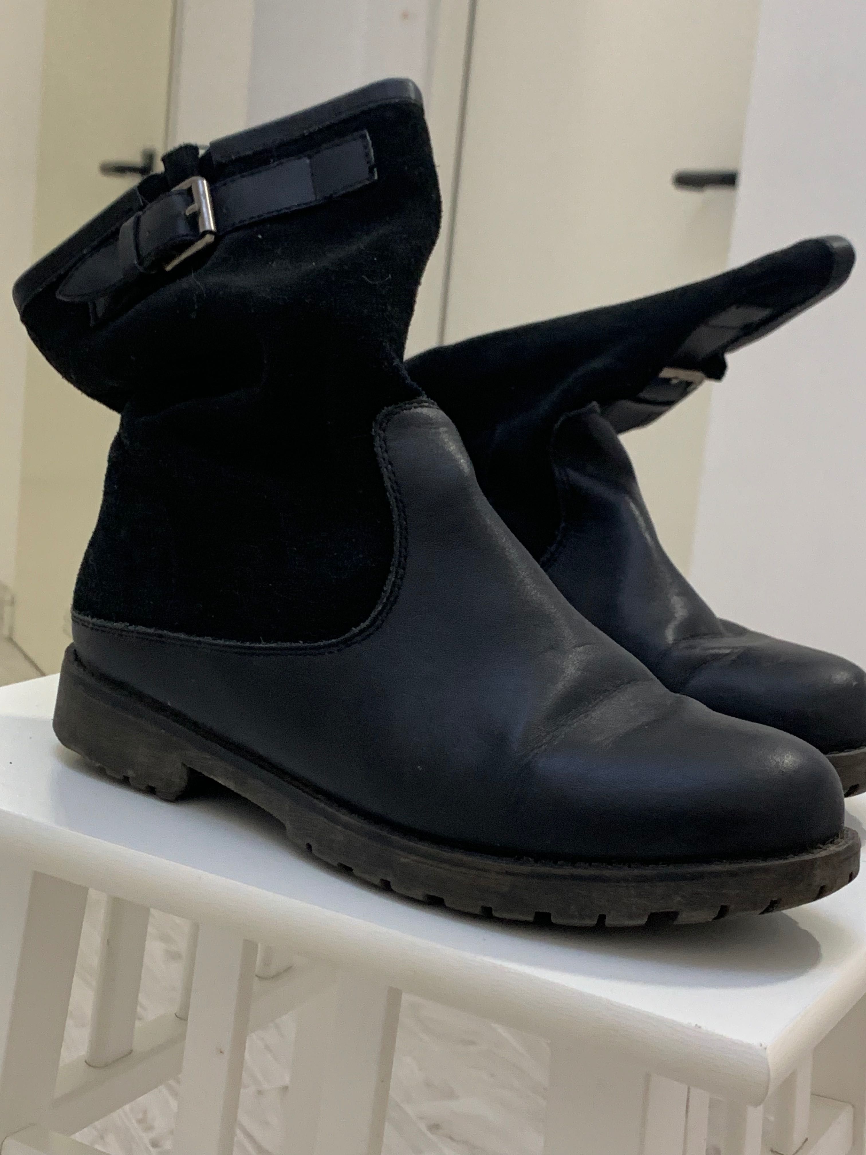 Botas pretas em pele, marca Nice Things Paloma