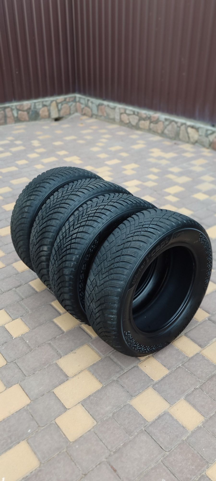 Резина зімня 215/60 R16