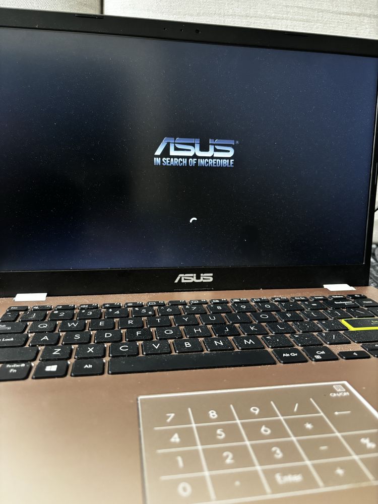 Laptop ASUS E410MA