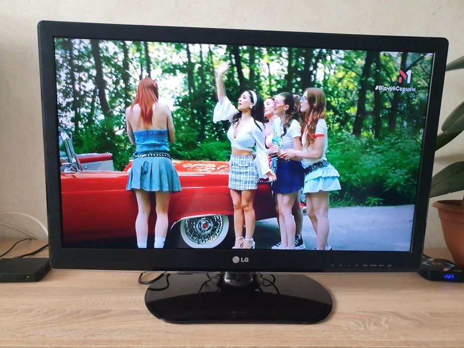 Идеал! Телевизор LG 32" диагональ.