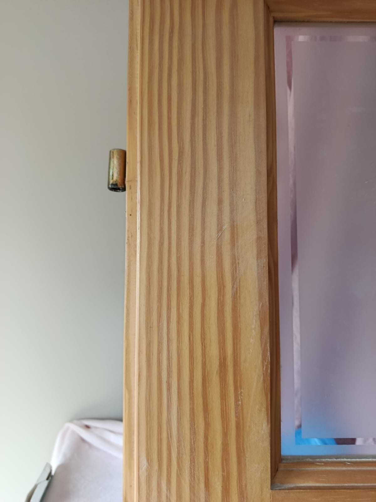 Drzwi łazienkowe prawe, jasne drewno 70 cm szerokości