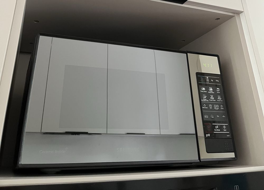 Kuchenka mikrofalowa Samsung GE83X