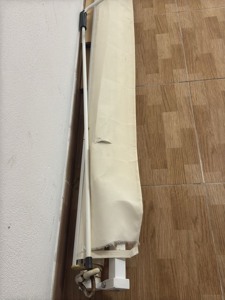 Toldo usado mas em boas condicoes