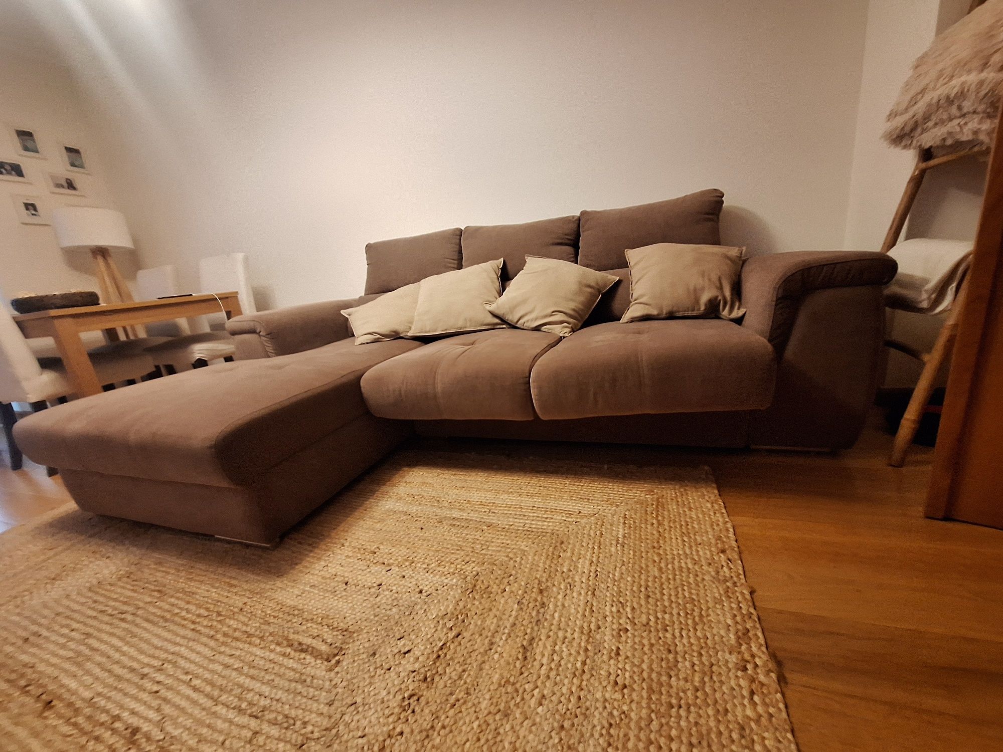 Sofá com Chaise Longue