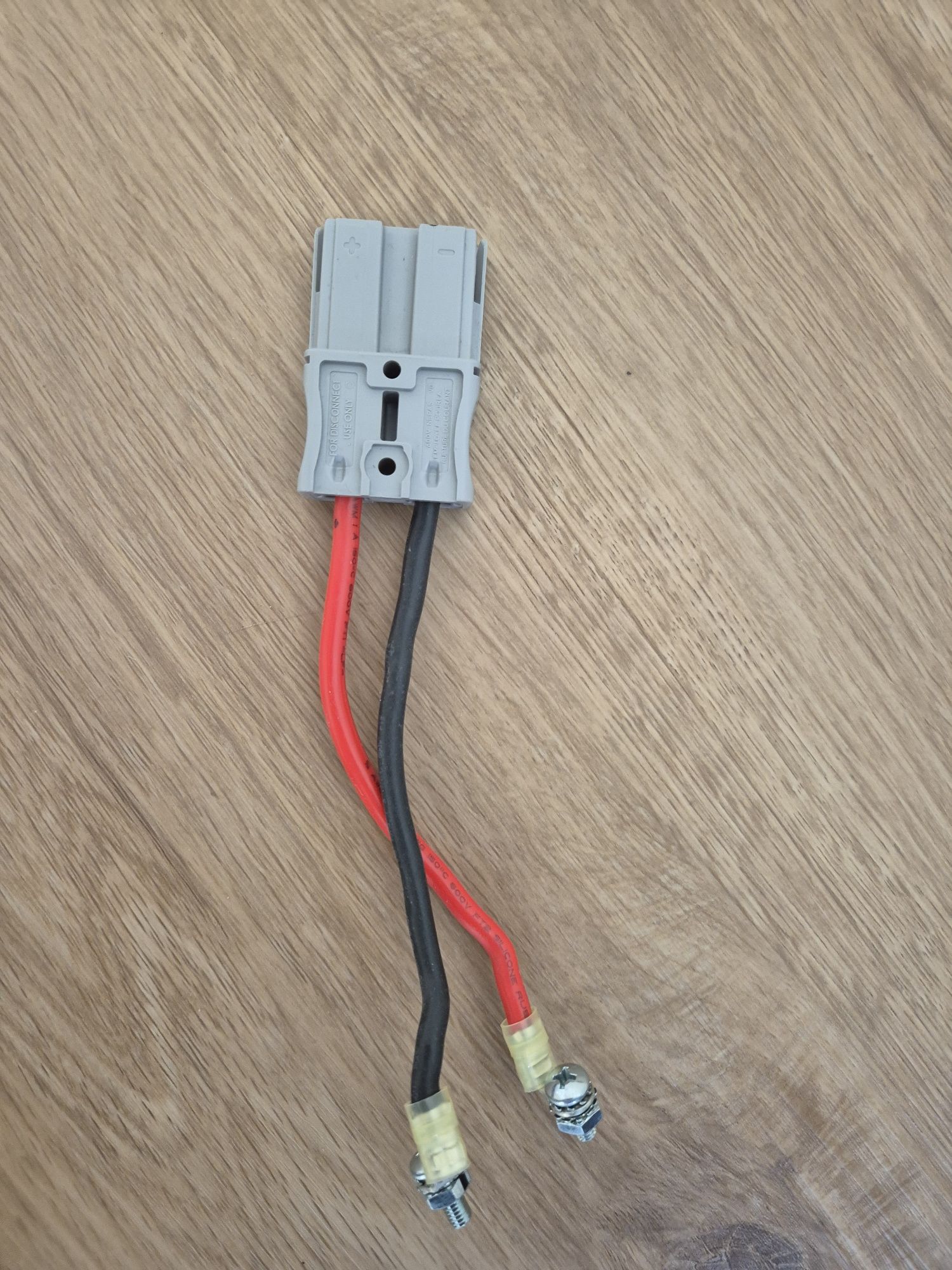 Zlaczka APC do ups