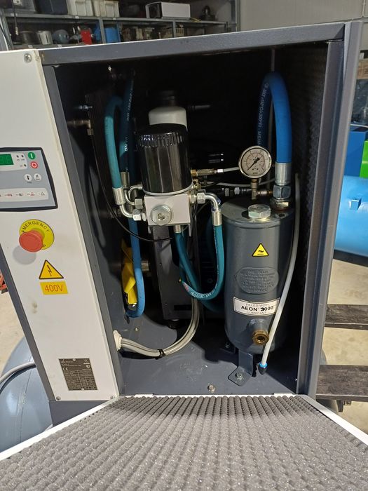 Kompresor śrubowy 5,5 kw Zbiornik 270l