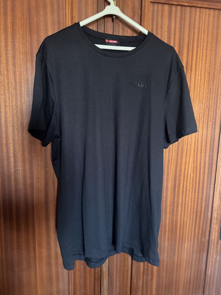 T-Shirts Prada XXL - 2 cores disponiveis