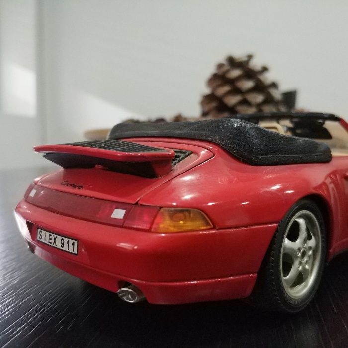 Porsche 911 Carrera - Burago 1/18