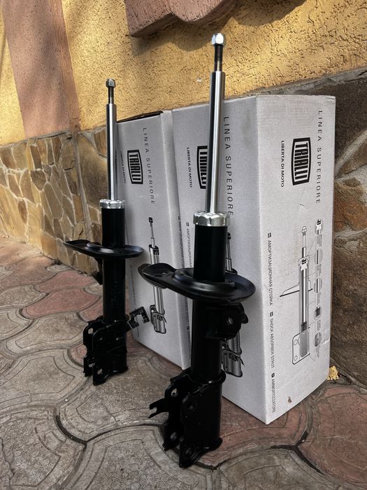 Передні амортизатори стойки Nissan qashqai J10 X-trail Almera, Koleos