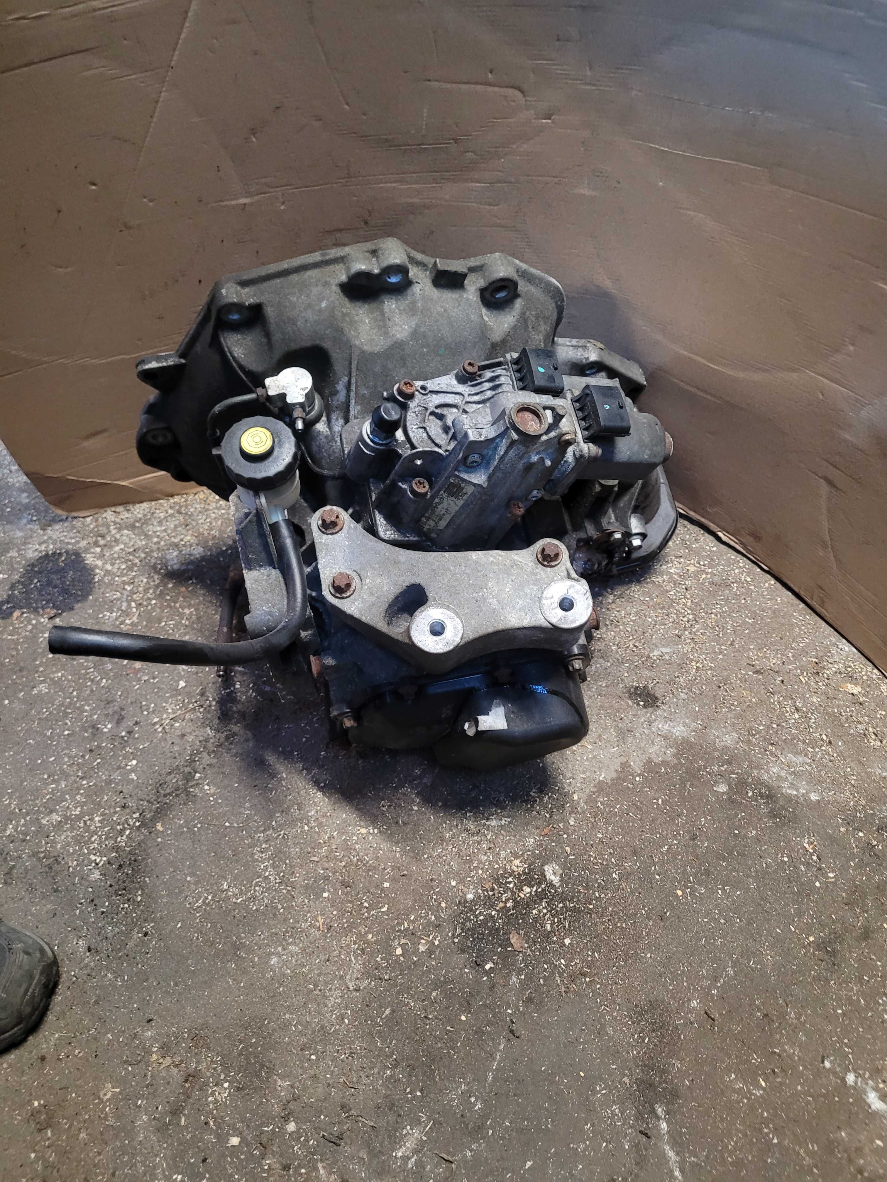 Skrzynia biegów manual OPEL CORSA D 1.2 1.4 16V Z12XEP Z14XEP F13MW418