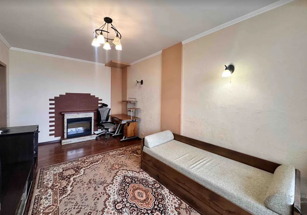 Простора 3-кімнатна квартира у центрі Хмельницького