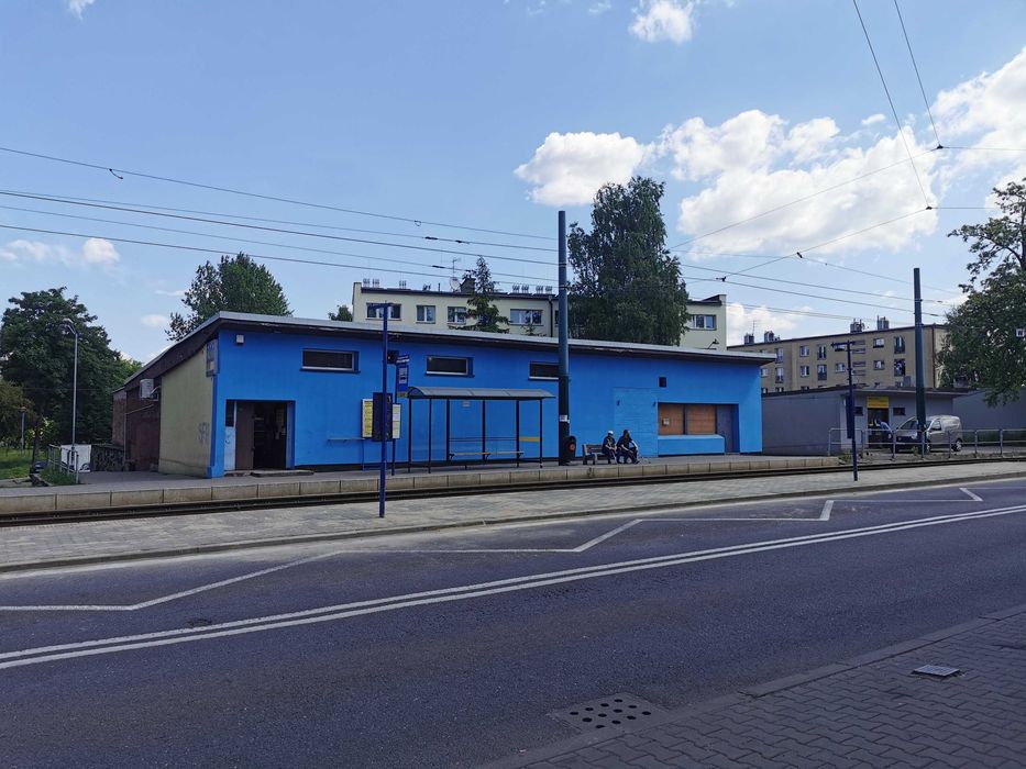 Wynajmę lokal 88m2 Katowice na przystanku, wkoło bloki.